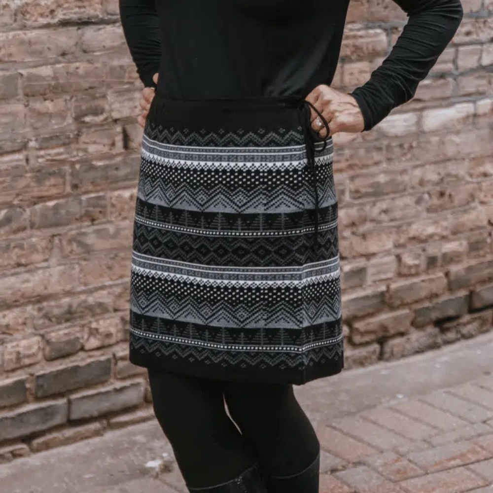 NWT Heim-Made Short Nordic Merino Knit Skirt Wool Blend Black And White Size XL